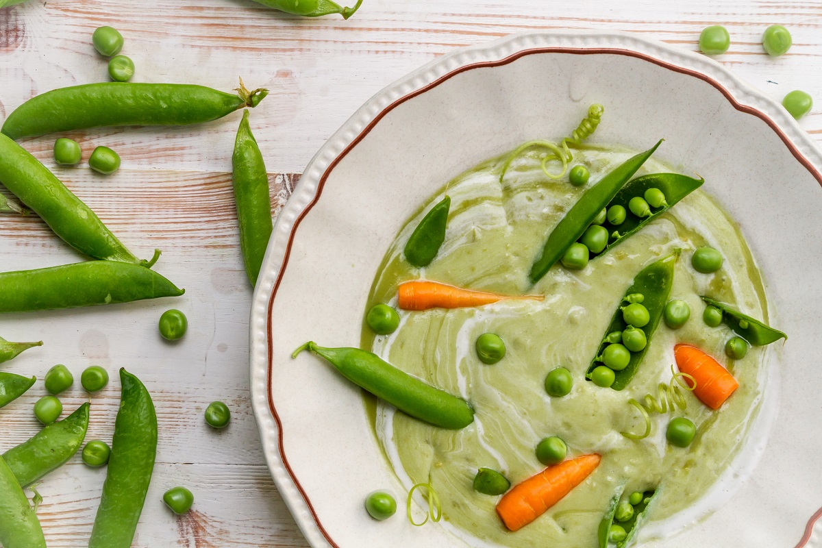 Come preparare la zuppa di piselli freschi