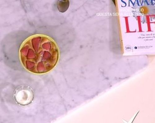 Fragole in cocotte, la video ricetta del dessert di fine pasto