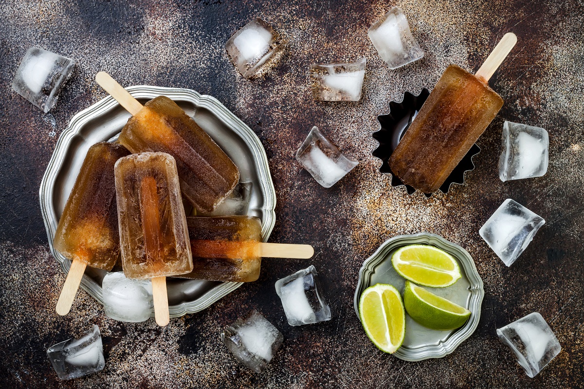 Come fare in casa i ghiaccioli alla Coca Cola