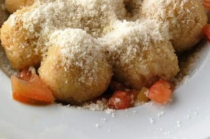 Come preparare gli gnocchi di pane alla triestina