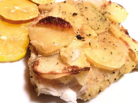 Come preparare il filetto di persico in crosta di patate