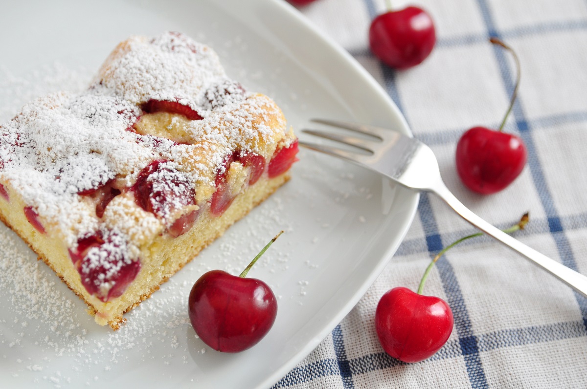 Plumcake alle ciliegie senza burro, la ricetta light