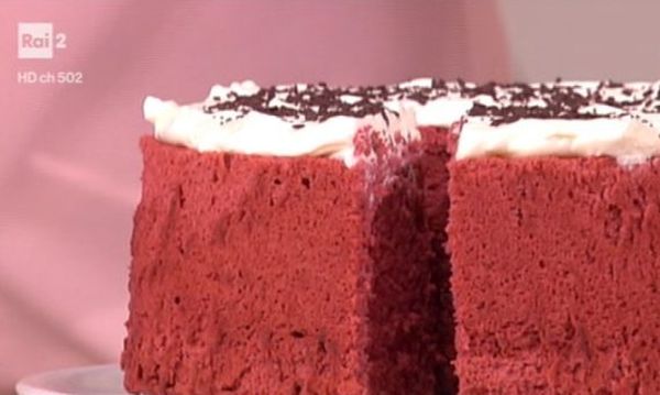 La video ricetta della red velvet chiffon cake pronta a stupire