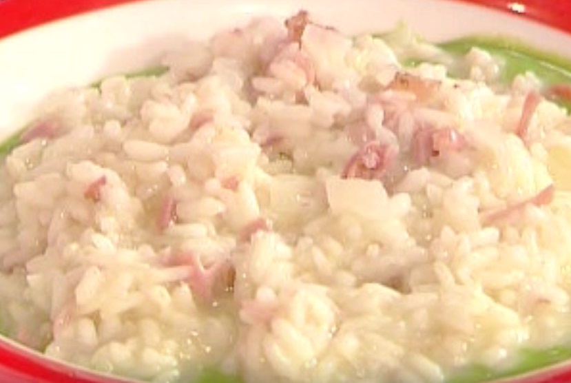 Il risotto con crema di lattuga, speck e tomino con la video ricetta della Prova del cuoco