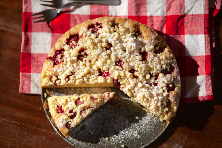 Sbriciolata alle fragole senza cottura, la ricetta