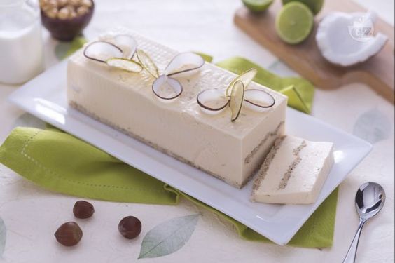 Il semifreddo cocco e lime per un dessert fresco e goloso