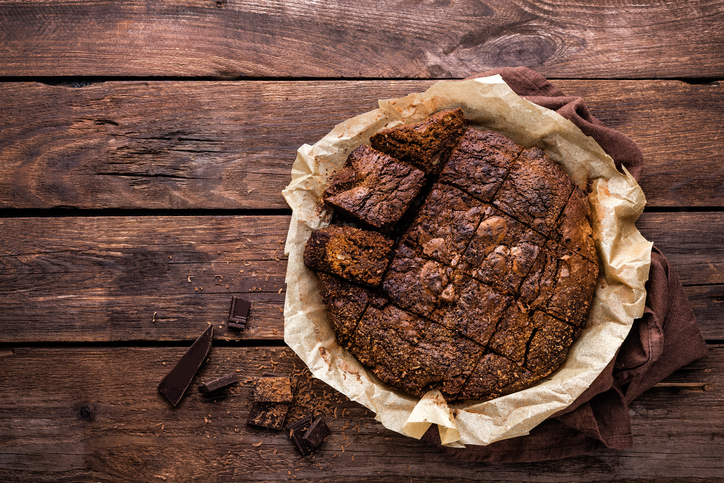 Come preparare la torta zucchine e cioccolato vegan