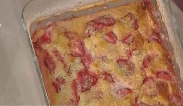 Il clafoutis di fragole cocco e lime con la video ricetta della Prova del Cuoco