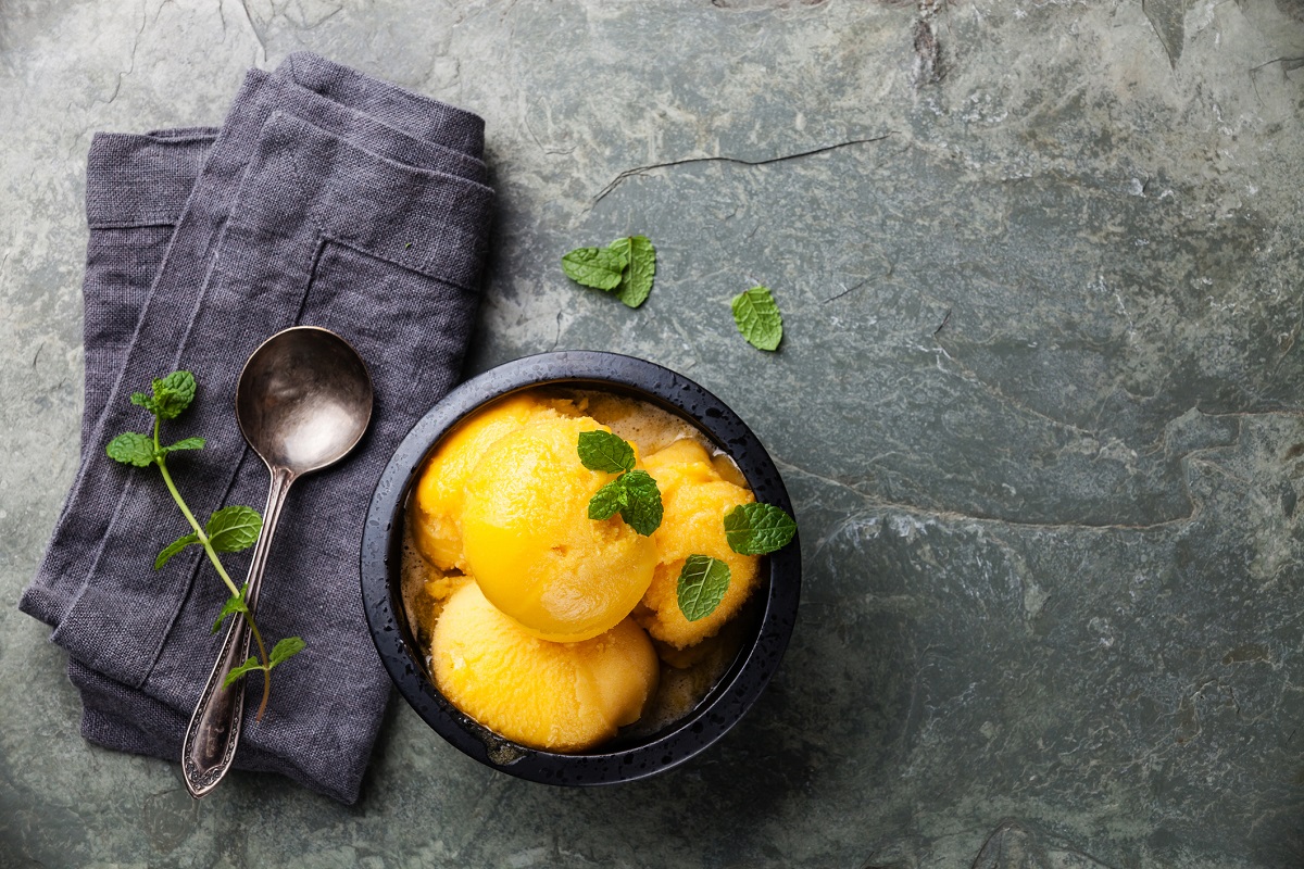 Come fare il gelato al mango senza gelatiera