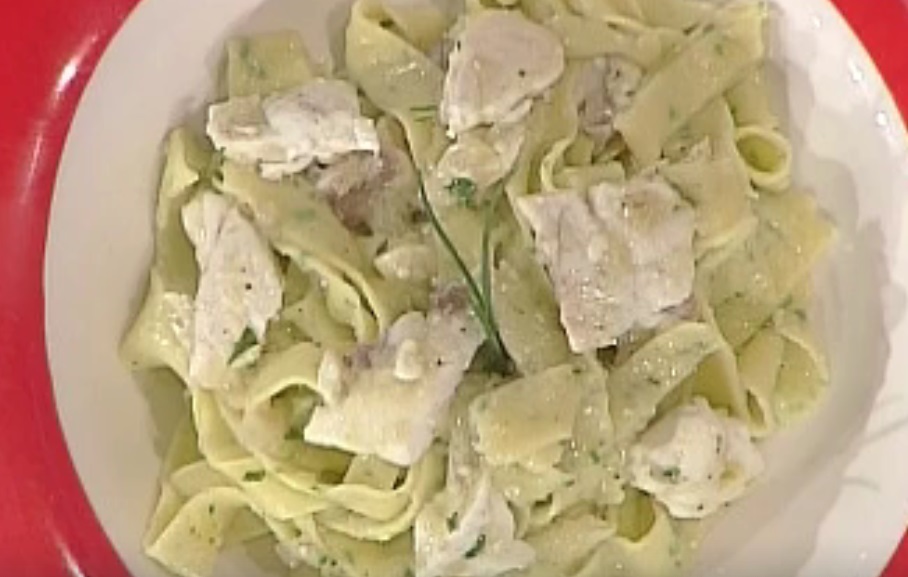 La video ricetta dei maltagliati all&#8217;erba cipollina con orata e pesto di melanzane della Prova del Cuoco