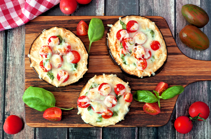 Le melanzane al forno con pomodoro e provola per le cene d’estate