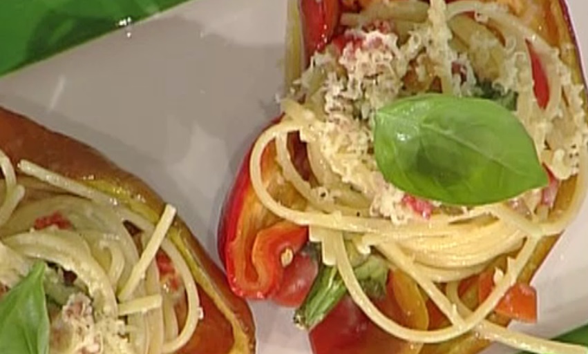 La video ricetta dei peperoni ripieni di pasta della Prova del Cuoco
