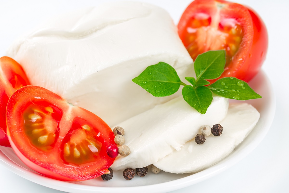 La sfoglia di mozzarella fatta in casa, ricetta e consigli