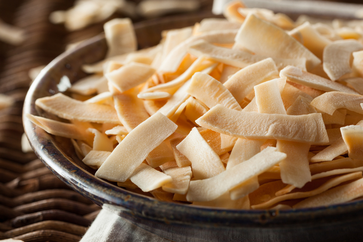 Le chips di cocco con la ricetta da fare in casa