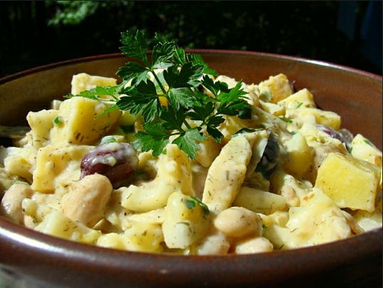 L’insalata di fagioli e patate per un contorno appagante