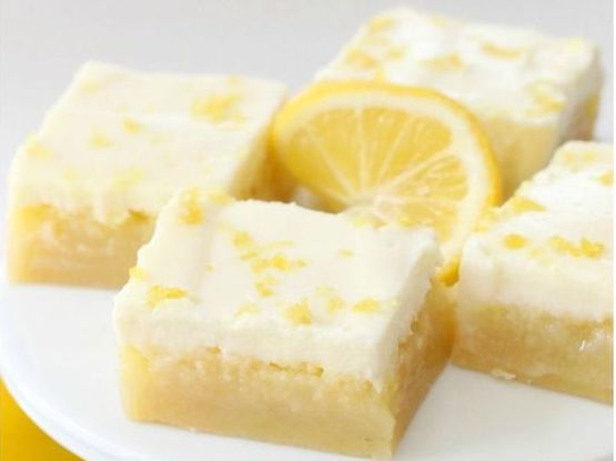 I brownies al limone con la ricetta adatta all&#8217;ora del té