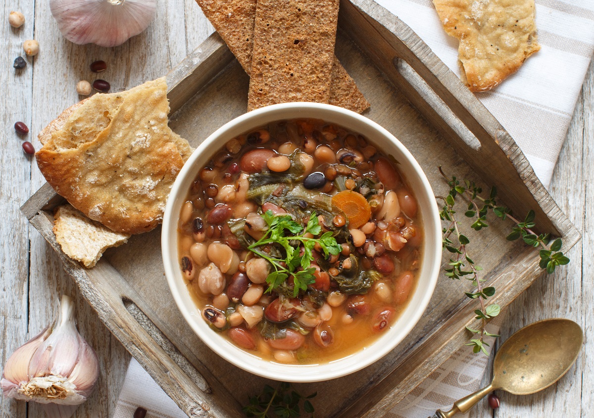 Fagioli secchi in pentola a pressione: come si preparano e i tempi di cottura