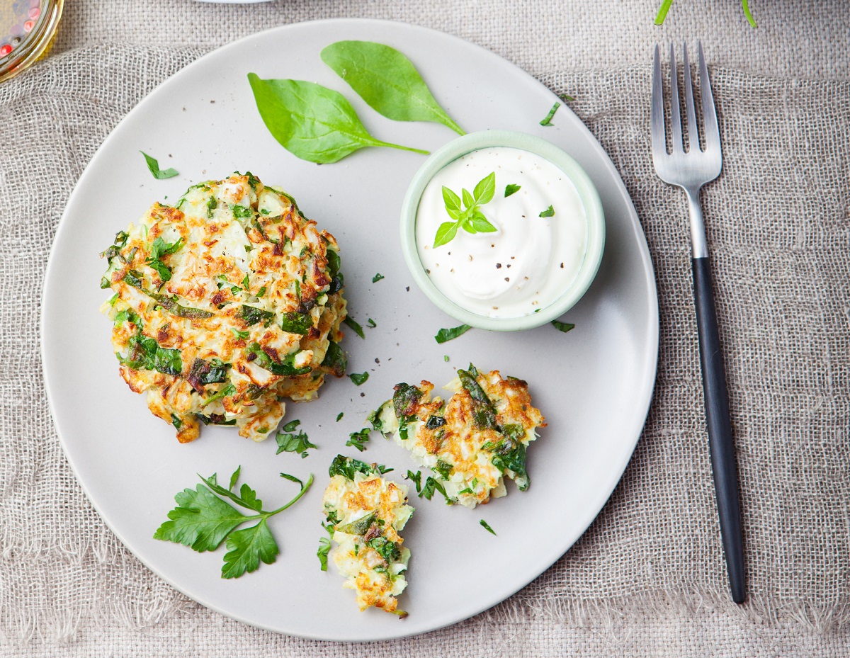 La ricetta delle frittelle di zucchine al forno