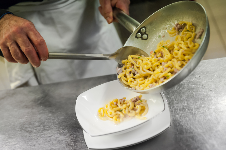 La ricetta tradizionale della gramigna alla bolognese