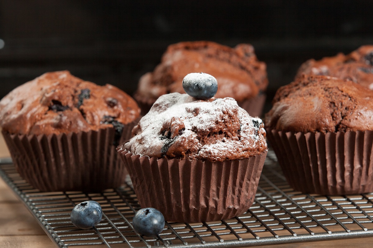 I muffin con cacao e mirtilli per la merenda dei bambini