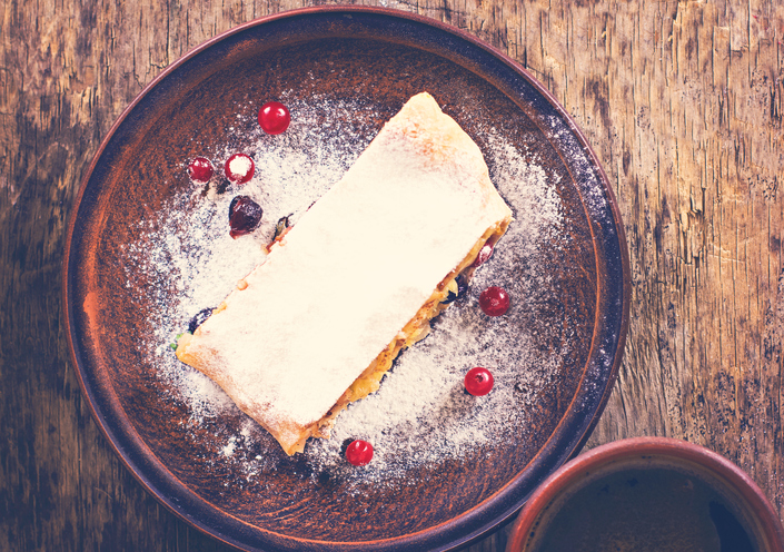 Lo strudel di ricotta e lamponi con la ricetta semplice