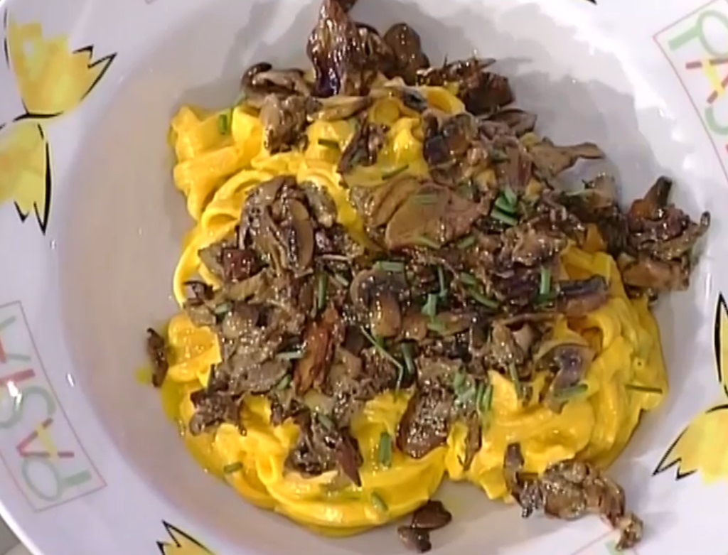 Le tagliatelle ai funghi con crema di ricotta con la video ricetta della Prova del Cuoco