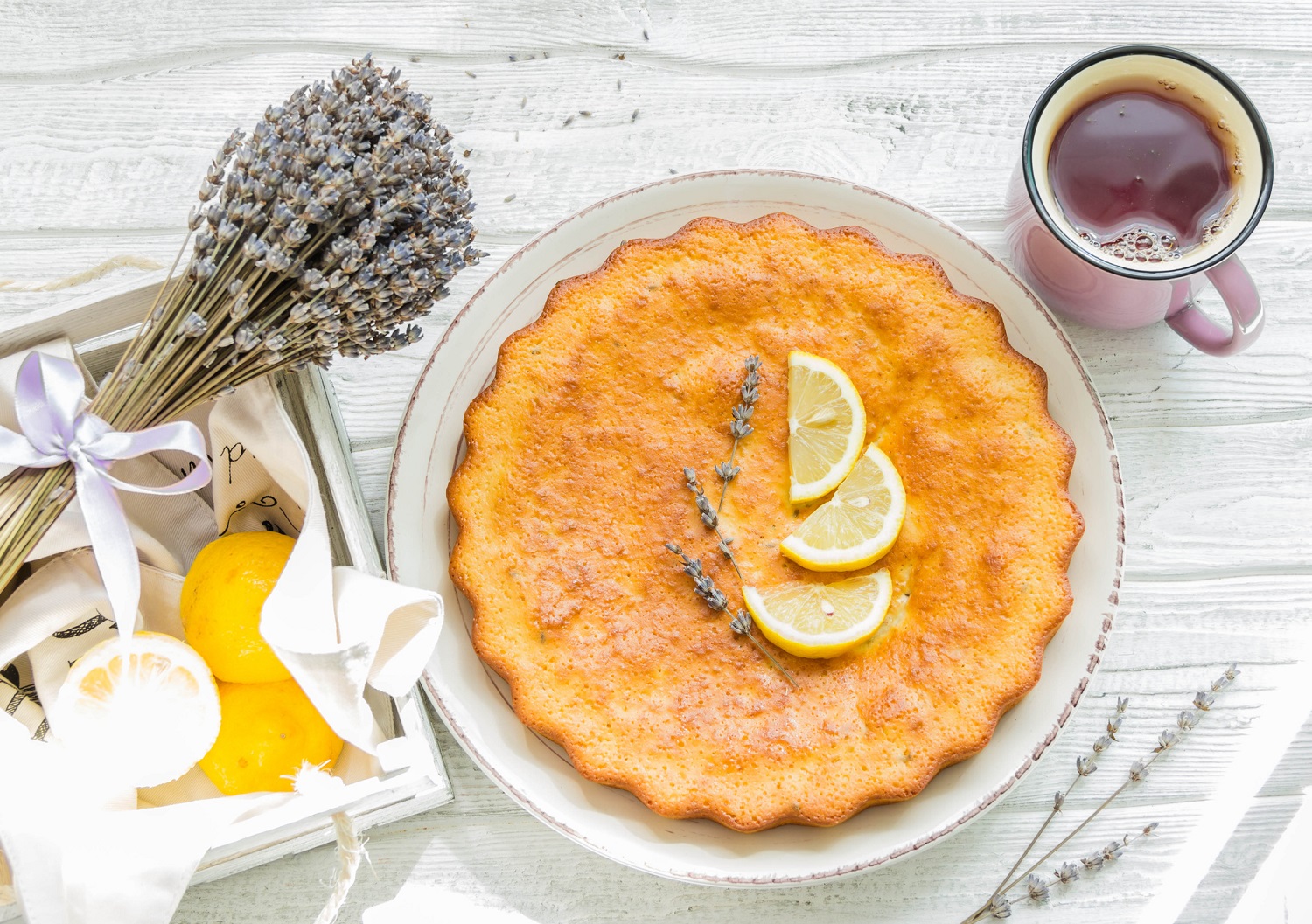 La ricetta della torta di albumi e limone per la colazione