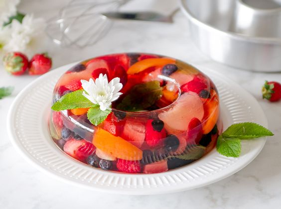 Come preparare l’aspic di frutta al Moscato