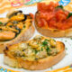 Crostini con vongole in salsa verde