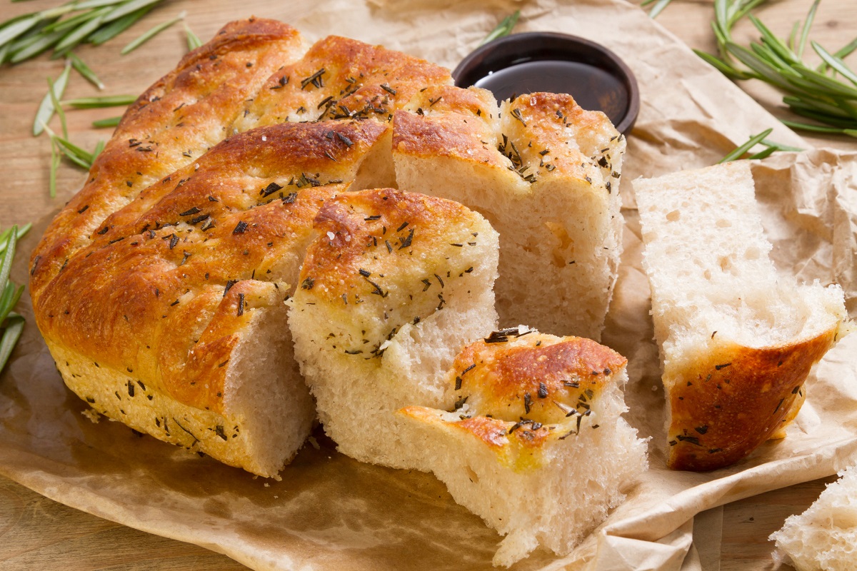 Focaccia Locatelli: la ricetta facilissima senza impasto