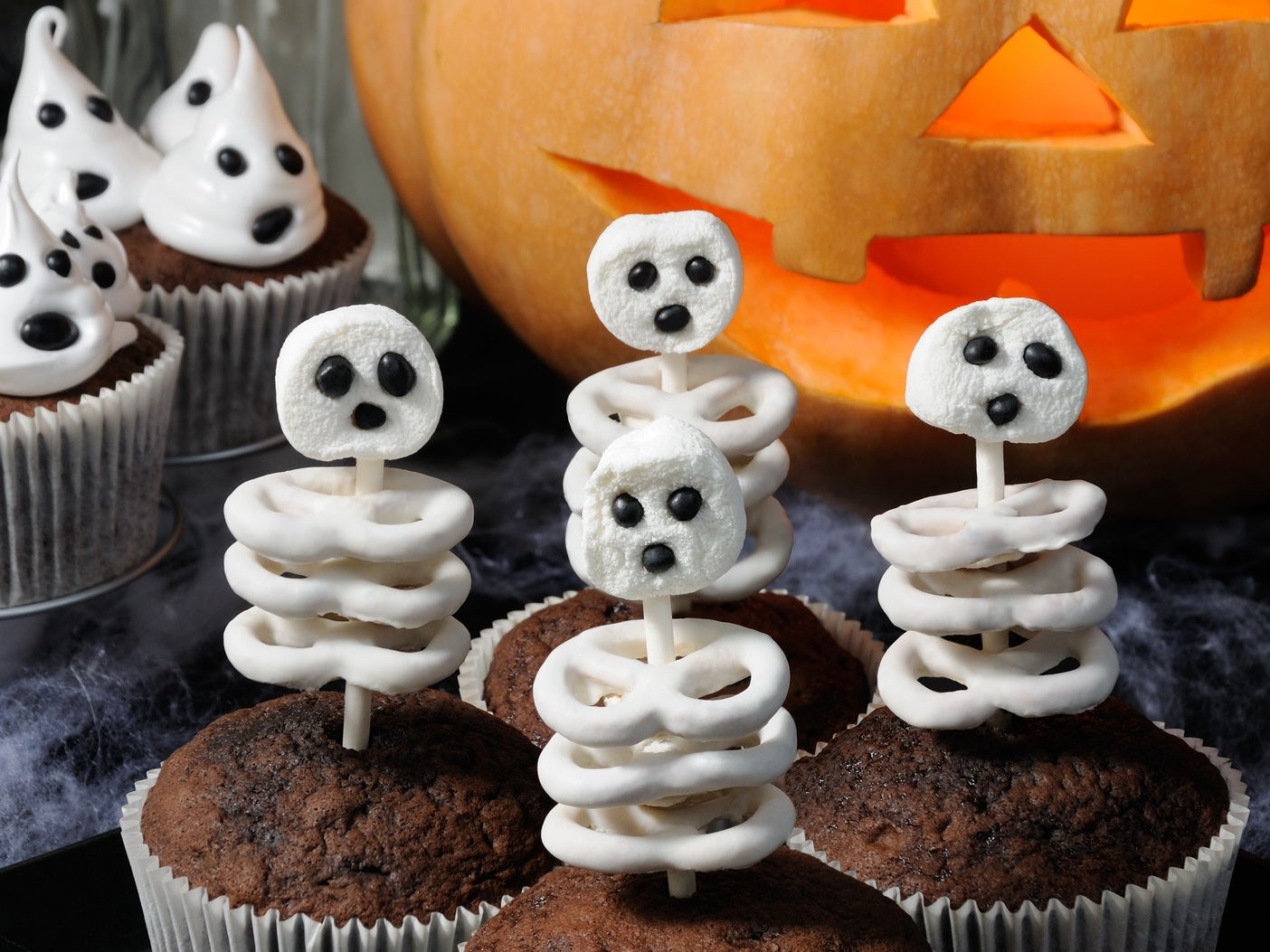 Decorazioni dolci di Halloween: gli scheletri al cioccolato