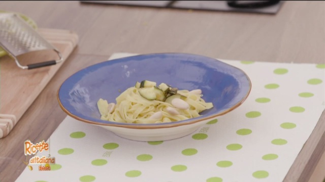 La video ricetta delle tagliatelle alle zucchine e limone