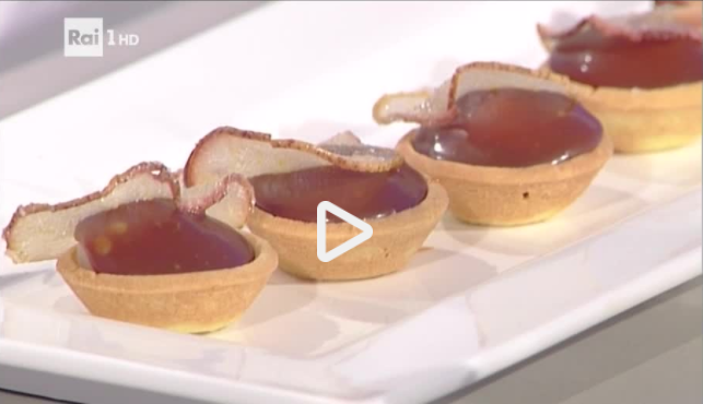 Tartellette di frolla con caramello mou e crema alle pere: la video ricetta della Prova del Cuoco