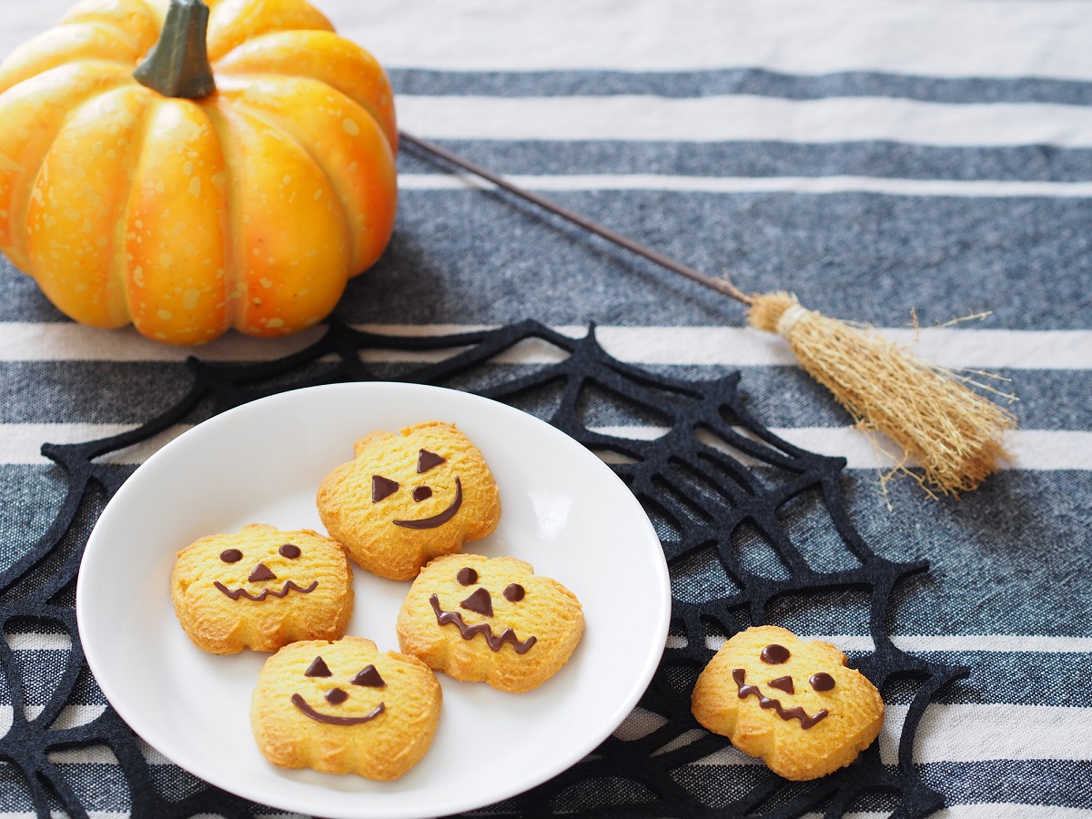 Biscotti per Halloween facili da fare, la ricetta da provare