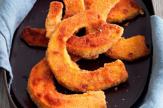 La zucca fritta con farina per un contorno veloce e irresistibile