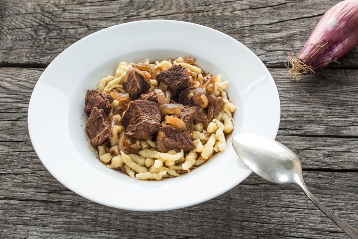 Goulash con spaetzle: la ricetta del piatto unico