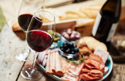 Cucinare con il vino: 10 ricette da provare