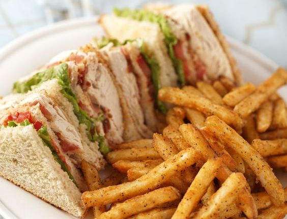 Il club sandwich con la ricetta di Cannavacciuolo