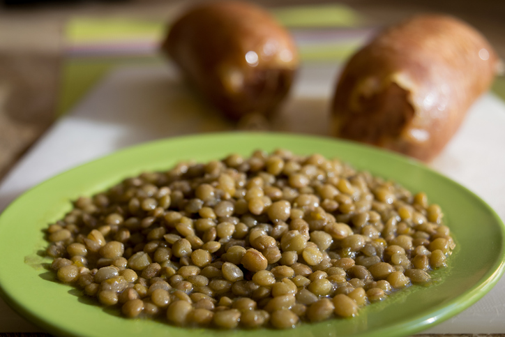 Come si prepara il cotechino con lenticchie in scatola