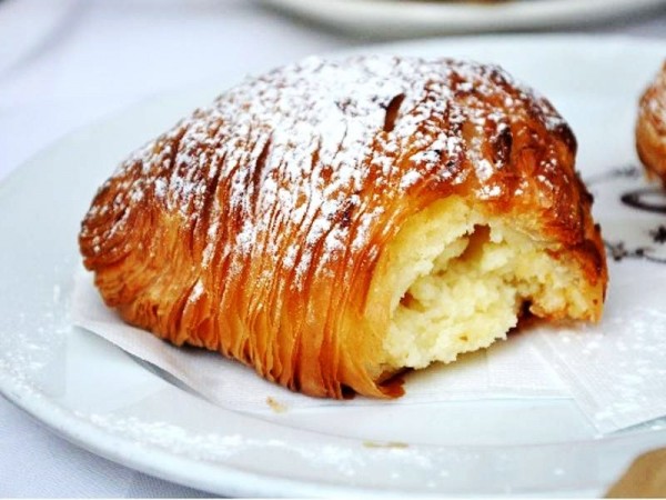 Le sfogliatelle ricce napoletane con la ricetta tradizionale