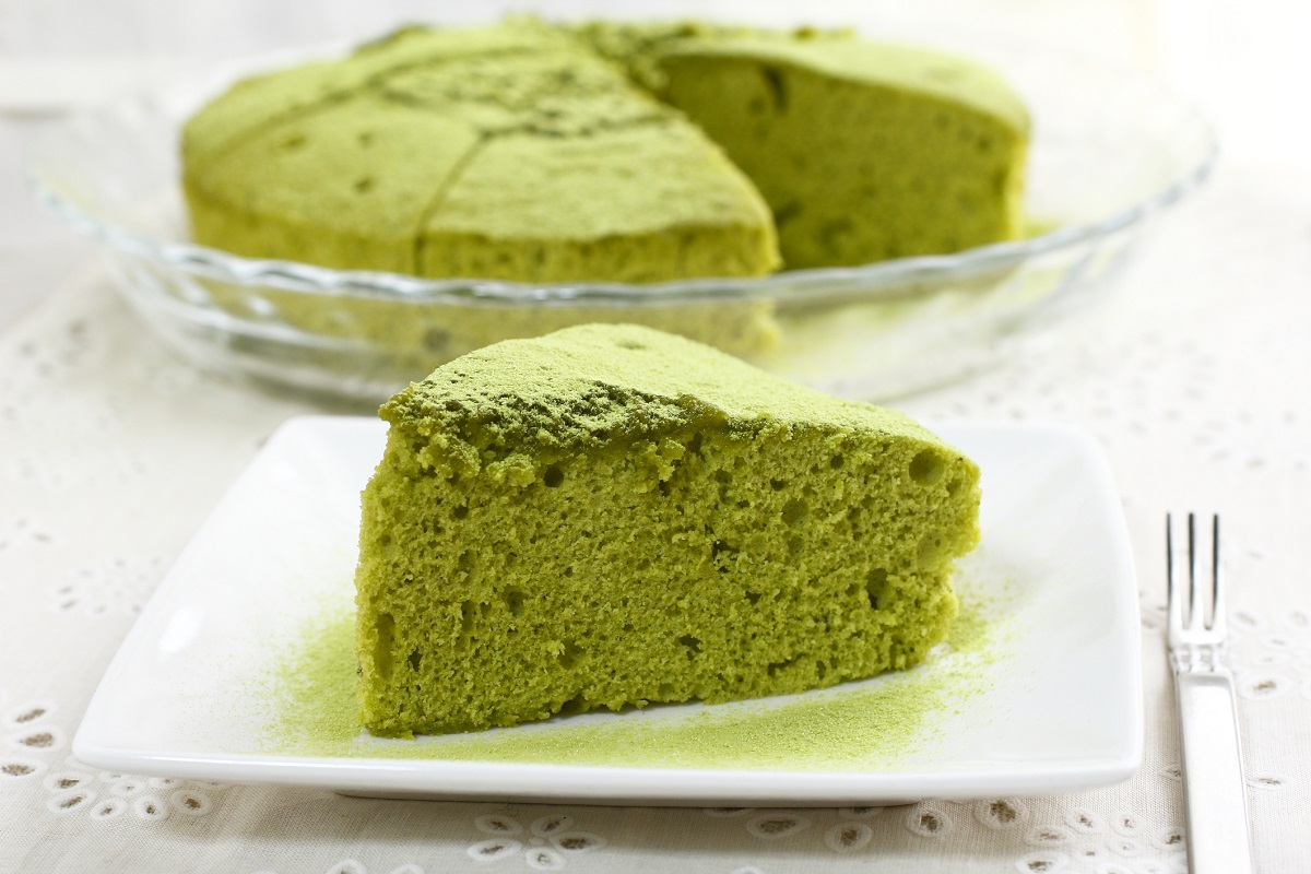 La ricetta della torta al tè matcha e cioccolato bianco