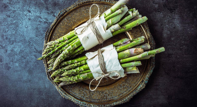 10 ricette di secondi piatti con gli asparagi selvatici