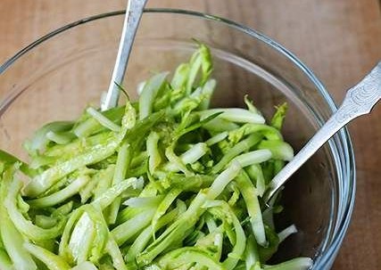 Puntarelle alla crudaiola, un contorno semplice