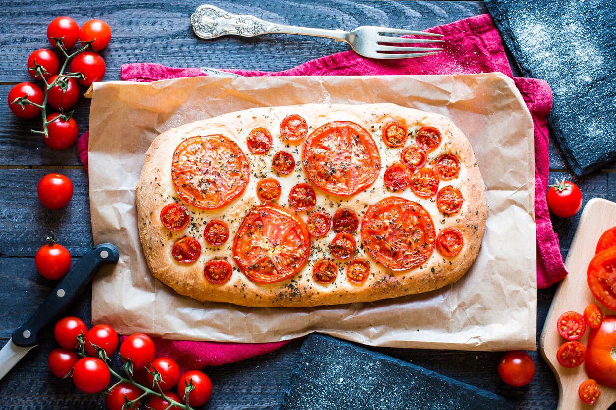 Focaccia integrale con pomodorini, la ricetta