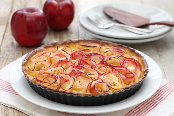 La crostata con rose di mele da preparare per la Festa della mamma