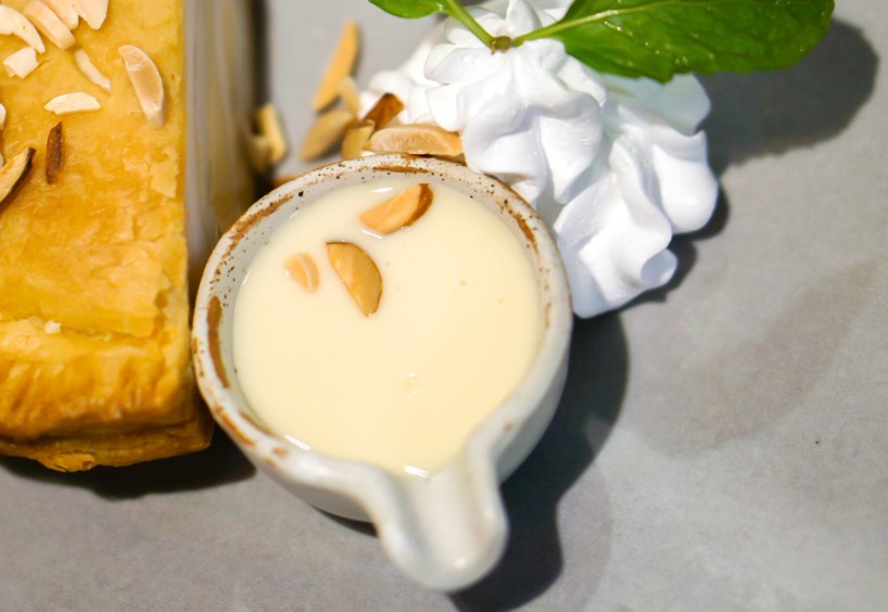 La crema pasticcera con latte di cocco vegan