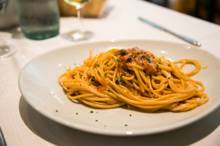 La ricetta degli spaghetti ai ricci di mare e bottarga di tonno