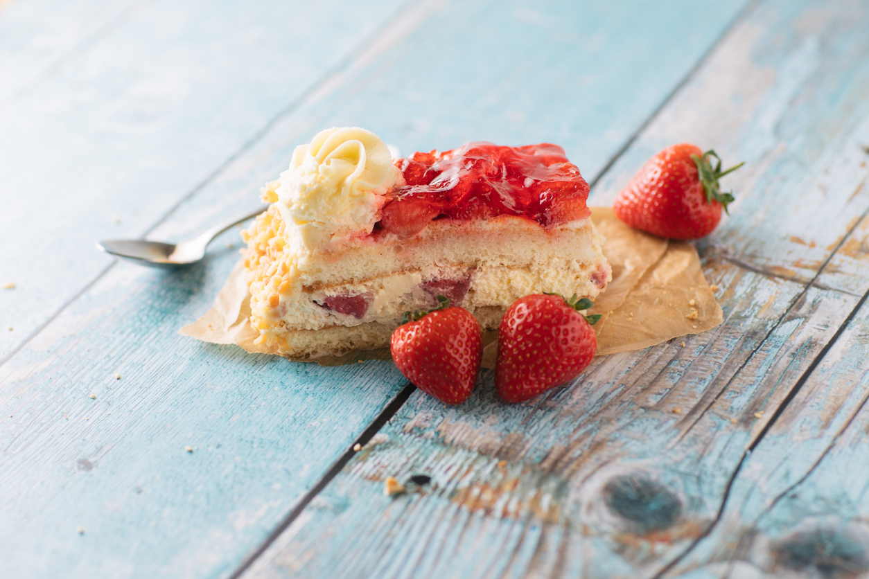 Torta soffice alle fragole, il dolce goloso per la colazione