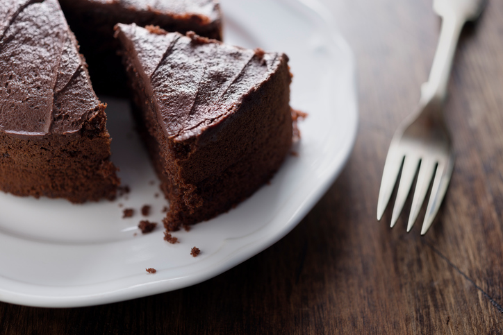 La torta al cioccolato con latticello per la colazione