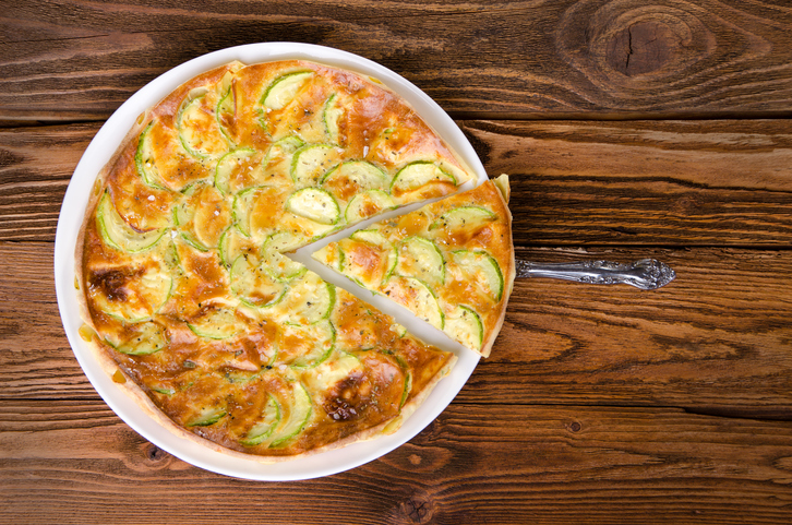 La ricetta della torta salata con zucchine e stracchino